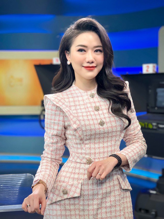MC, BTV Lan Anh.